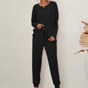 Romantic hut - Black Long Sleeve Top & Joggers With Pockets Set